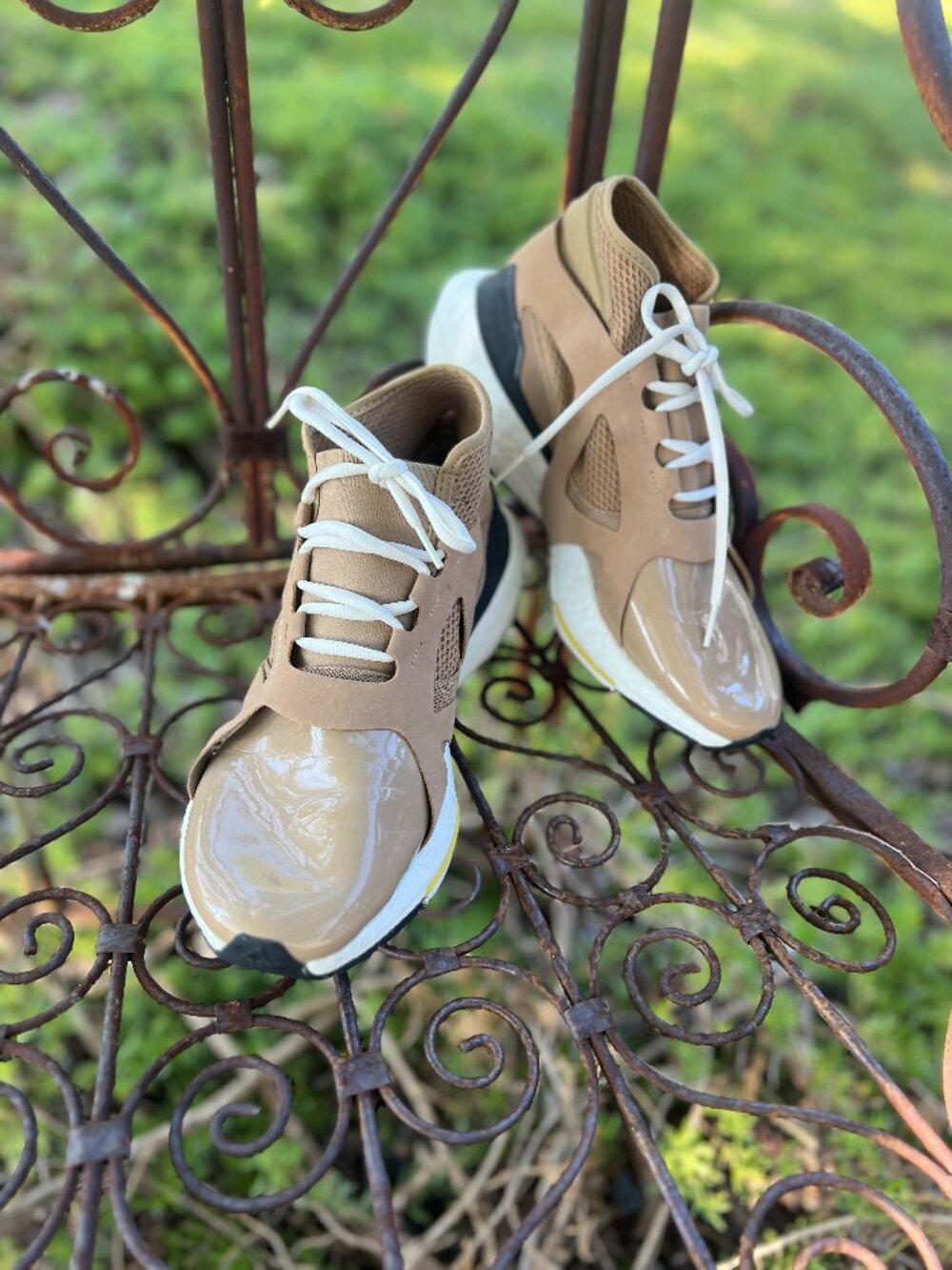 Stella McCartney Ultra Boost 21 Sneakers. - Like New - Size 9